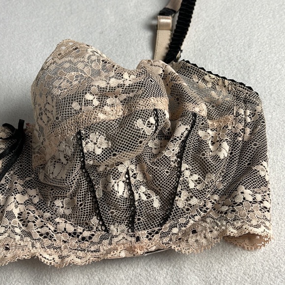 Elle Macpherson Lace Bra Underwire Size 34DD - Picture 2 of 7